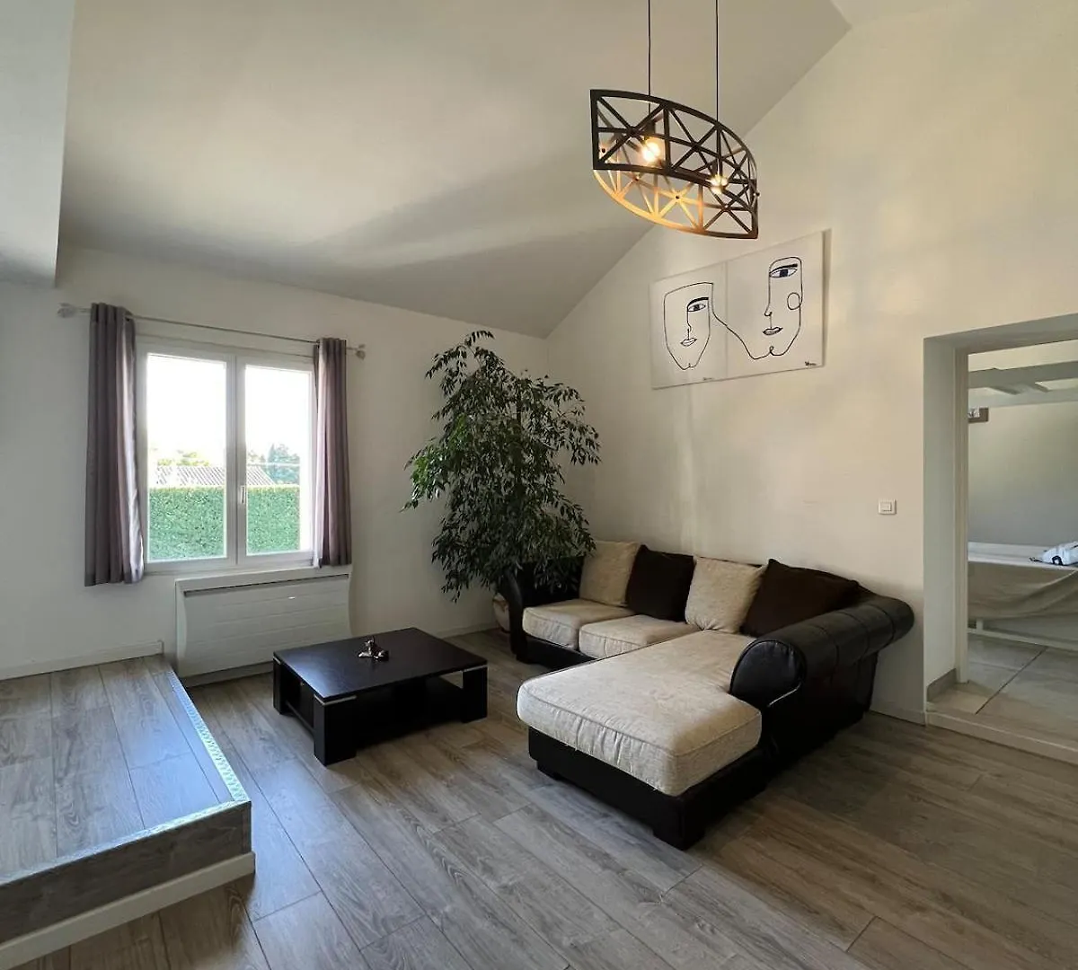 Parenthese Ensoleillee Villa Travaillan Frankrig